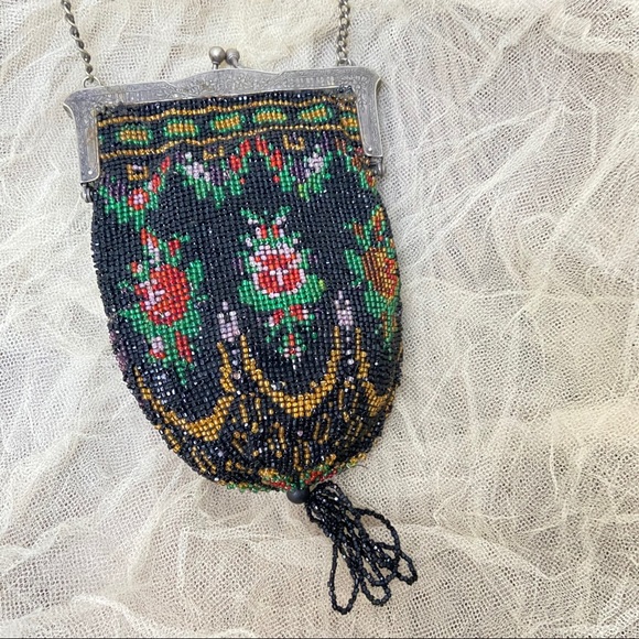 1920’s Glass Bead Floral Bag - Picture 10 of 13